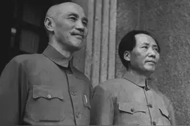 蒋介石为什么不选择流亡海外，而是退守台湾，主席一语道破图片