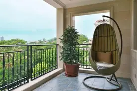 “阳台4不放，立马变福宅”，你的阳台有这些东西，赶紧扔了吧！图片