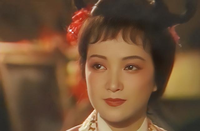 61岁何晴去世，死因曝光	，下嫁三婚许亚军，最后10年过得痛苦凄凉