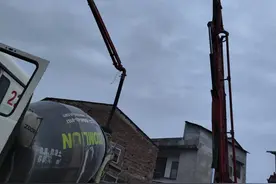 用商砼浇筑楼面，邻居看过后摇头劝我：“还不如用自拌混凝土。”图片