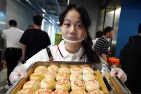 传统美味带来新滋味 五芳斋鲜肉月饼登陆武汉图片