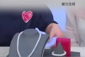 王海打假李佳琦直播间卖和田玉：鉴定证书假的，小杨哥也卖过；商家回应：产品为真，相关部门正在处理图片