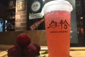 杨梅气泡水、杨梅冰激凌、杨梅酥……来吧，一起解锁“花式”新吃法开启“梅”好时光！图片