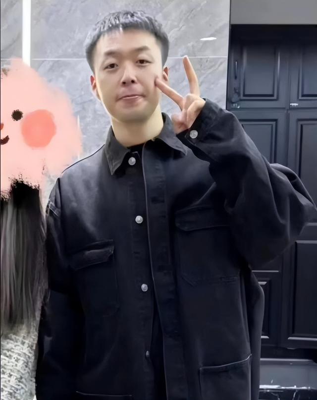 37岁杜海涛现身韩国，脸垮秃顶老到认不出，和沈梦辰秀恩爱超抢镜