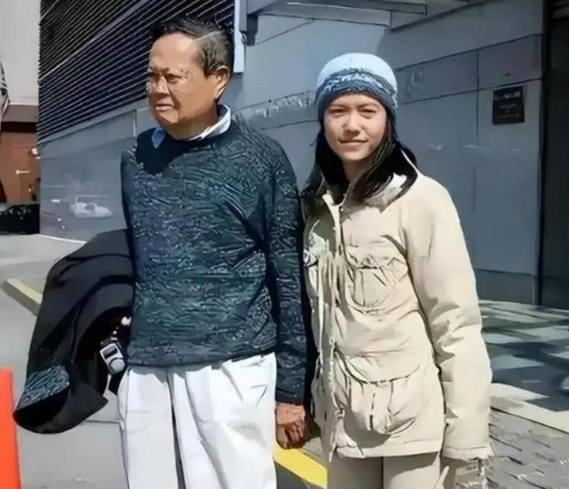 令人反感！杨振宁老先生去世7天后，恶心的一幕在互联网就上演了