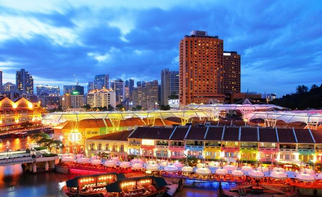 去新加坡玩的华人感慨：别信媒体吹牛，新加坡相当于我国二线城市