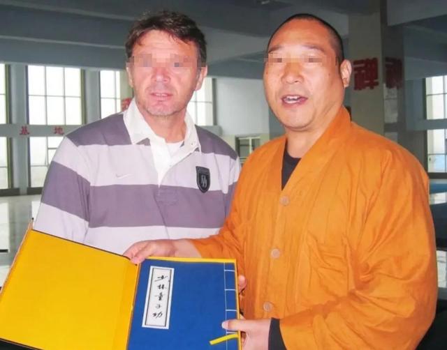 释延鲁现状:统领2万多人武校，年收入超3.78亿，妻子是小三上位