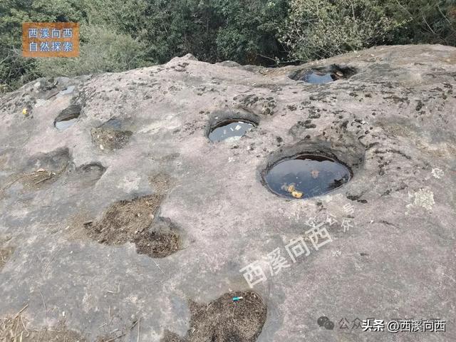 临安青山湖最佳登高点，沿途散布众多蛋形石与古墓