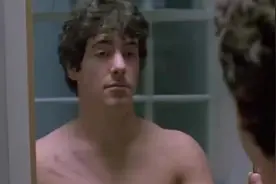 如果长时间不洗澡会发生什么？对身体有什么影响？图片