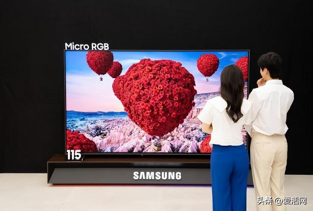 三星发了款狠电视！全球首款 Micro RGB 落地，115 英寸大屏画质拉满