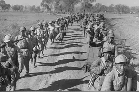 解放战争全过程，一百余万解放军对四百万国军，如何扭转局势？图片