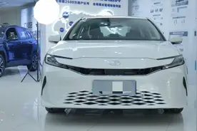 凯美瑞12万多就能落地？这波“跳水”我不惊讶，丰田终于低头了！图片