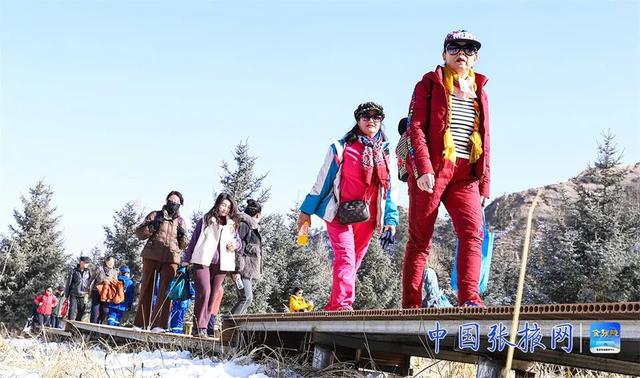 【组图】张掖肃南：初冬徒步健身强体魄