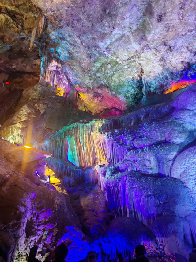 18℃的平行宇宙!推开门就踏进亿年恒温秘境