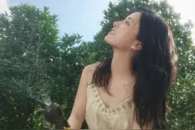 沈月在东南亚火了，王传君的言论为何引发如此激烈讨论？图片