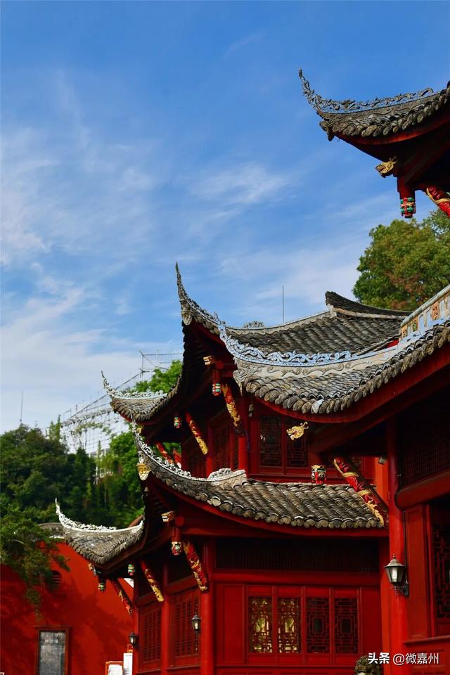 给生活充充电，与大佛共赏一山秋色