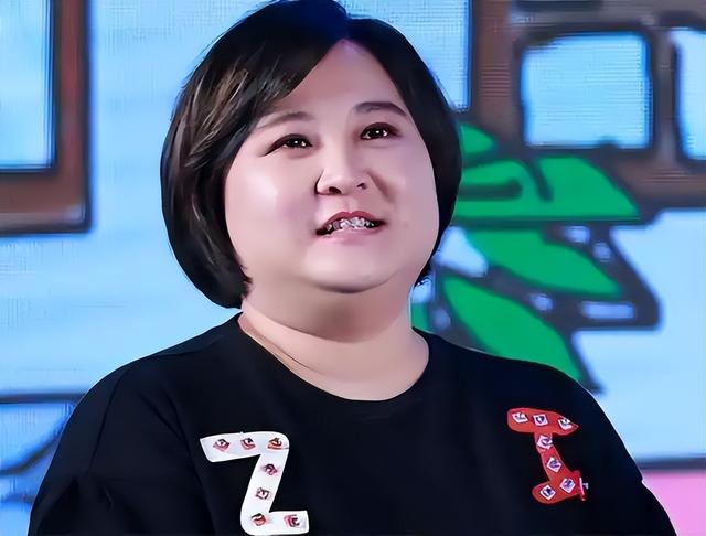 “消失”一年后，43岁的贾玲官宣喜讯，全网恭喜，终于等到这一天