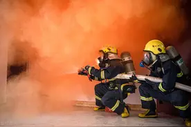 消防员的工资待遇怎么样？图片