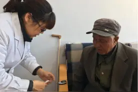 提醒中老年人：这5类药，长期吃可能导致心脏衰竭，谨慎服用图片