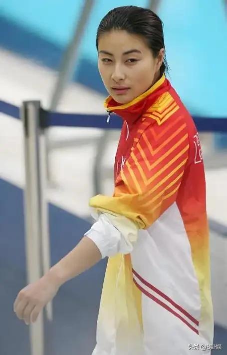 霍震霆没想到，44岁儿媳郭晶晶再次官宣喜讯，让整个阔太圈沉默了