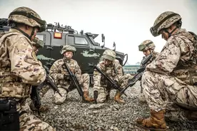 利刃出击！直击武警反恐演练爆燃现场图片