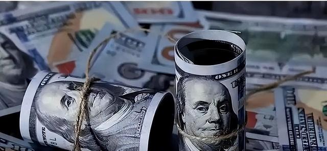 逃不掉了！38万亿债务炸雷，美联储急刹车，中国笑看美国自食恶果