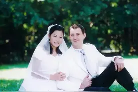 山东女子远嫁法国，把离异姐姐嫁她法国邻居，如今姐妹俩过的咋样图片