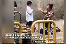 对于奶奶被孙子气的跪在孙子面前，自己打自己！评论批评奶奶暴躁图片