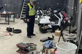 事发云霄：真嚣张！竟然与警车并排炫“车技”！图片