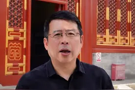 那个曾扬言让中国给全世界道歉，惨遭央视开除的阿丘，如今怎样了图片