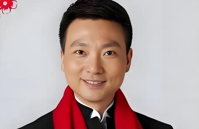 "央视一哥"康辉，丁克一辈子	，却在四十岁接到一通电话让他后悔