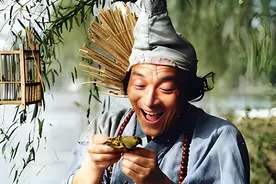 演技明明很烂，却生生被吹上天的老戏骨，网友：只长年纪不长演技图片