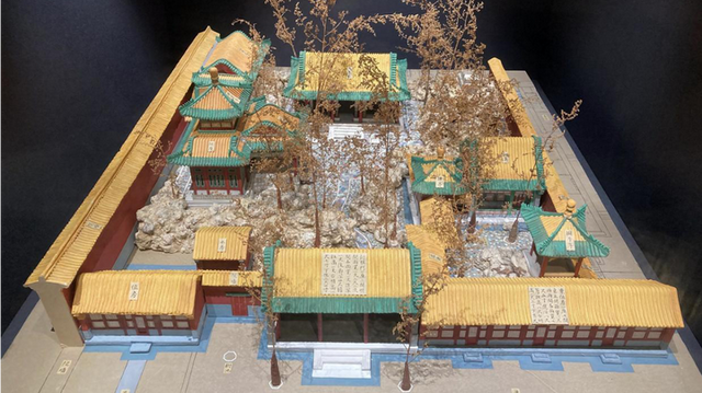 马克龙打卡乾隆花园和锦城湖公园：选这俩地方不止看风景那么简单