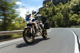 2024 年 10 款最佳全盔摩托车头盔图片