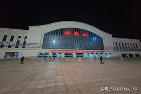 京沪铁路线路的重要车站，蚌埠火车站，隶属于上海局管辖的一等站图片