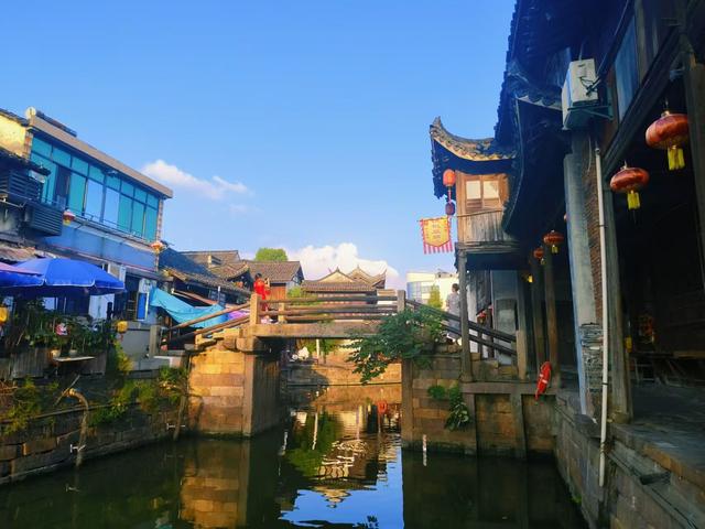 湖州古镇很世俗，也很江南