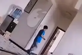 儿子突然带女同学回家，爸爸当场一脸懵圈图片