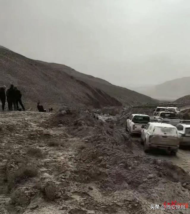 36岁男子自驾青海弃车失联两个多月	，行车记录仪画面曝光：陌生人用被单遮挡镜头；手机信号有过两次短暂闪烁