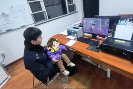 “捡到”走失萌娃后，民警在派出所放起动画片……图片