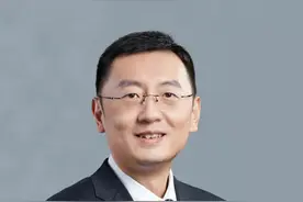 从被追着喂饭到基民咬牙切齿，名将曲扬怎么了？三问前海基金经理图片