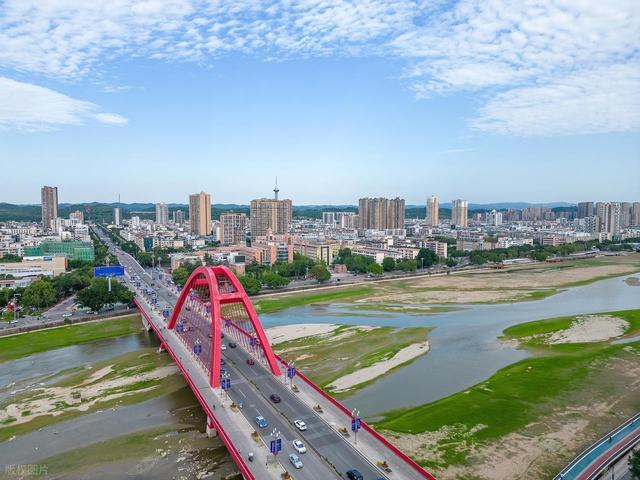 四川的“下一个成都”，不是攀枝花也不是绵阳，而是一座小城市！