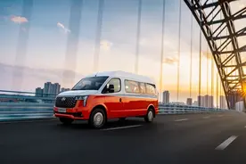 自动挡轻松开出多场景生活感，轻客汽车销量排行榜看上汽大通新途V80图片