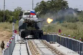 铜墙铁壁已被打穿，大批军列装满装甲车：从中亚地区开向俄乌战场图片