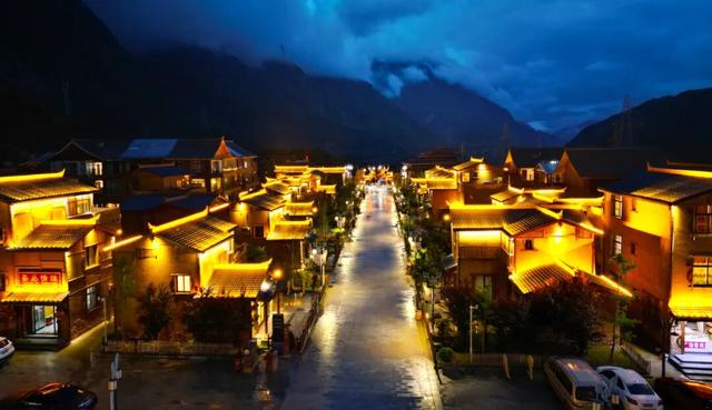 松坪沟彩林已“封神”！泡暖泉、赏非遗打铁花，这波三重盛宴错过等一年！