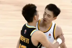 辽篮惨败，郭艾伦脸色难看，赵继伟3分，弗格8分，知道谁是老大了图片