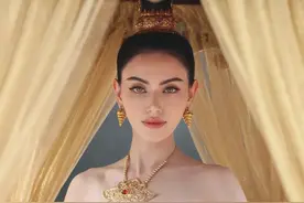 泰国之花Mai Davika 混血神颜风情万种 为男友剃发送他出家图片