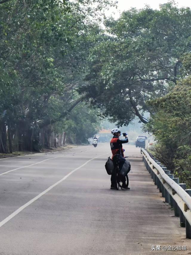 海陵岛上山水写实画一路相伴，双龙连续三年千里骑行22