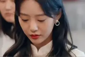 短剧女王翘楚就服这两位，一个明艳大方、一个清冷孤傲女王。图片