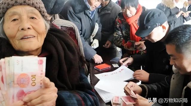 中美GDP差距再次缩小！25年中国GDP达20万亿美元，占美国GDP的64%