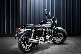 五羊本田新车预告，复古跨骑街车，情理之中意料之外图片